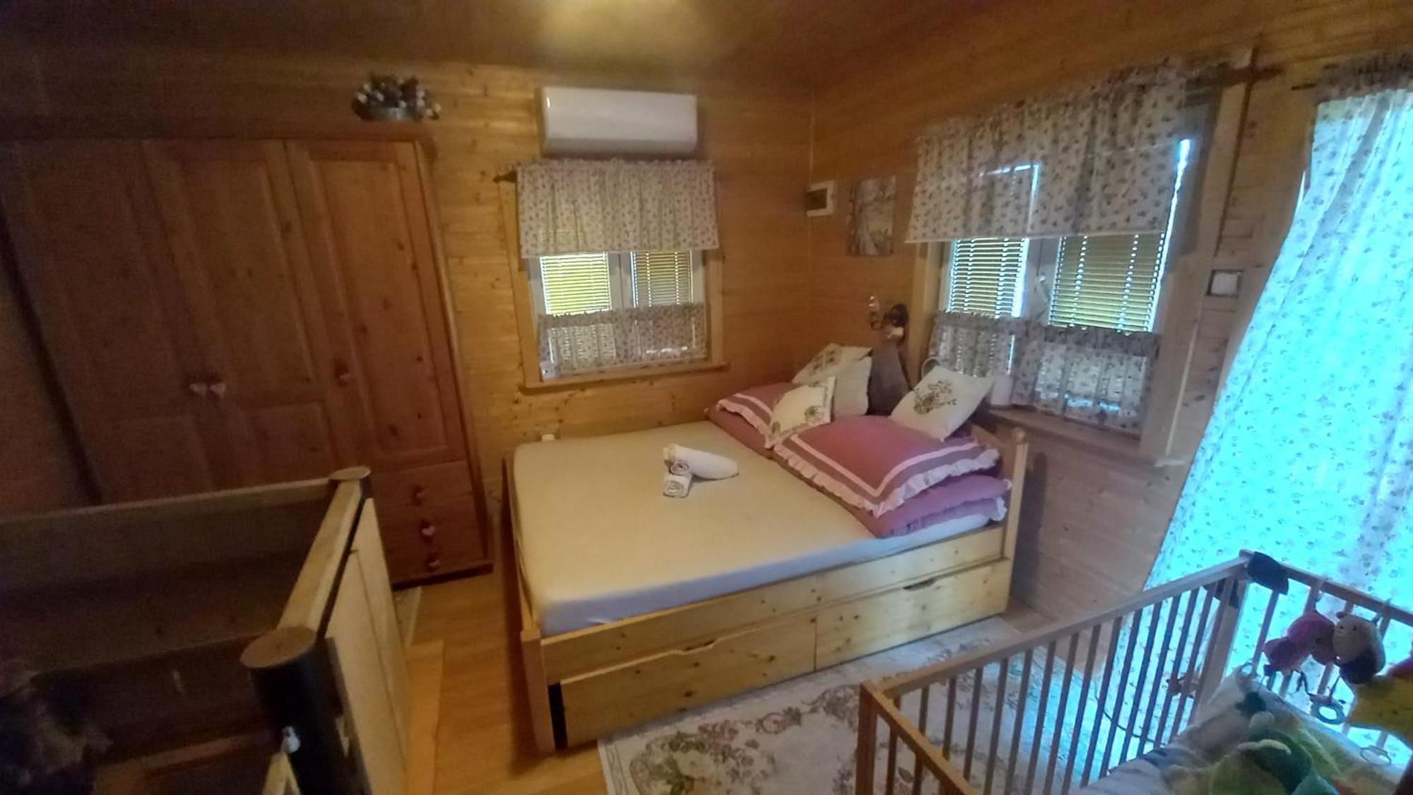 Chata u rybníka - Chrastná Osecna Esterno foto